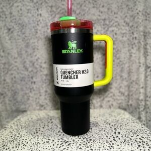 Stanley neon black quencher H2.0 flowstate tumbler cup 40oz